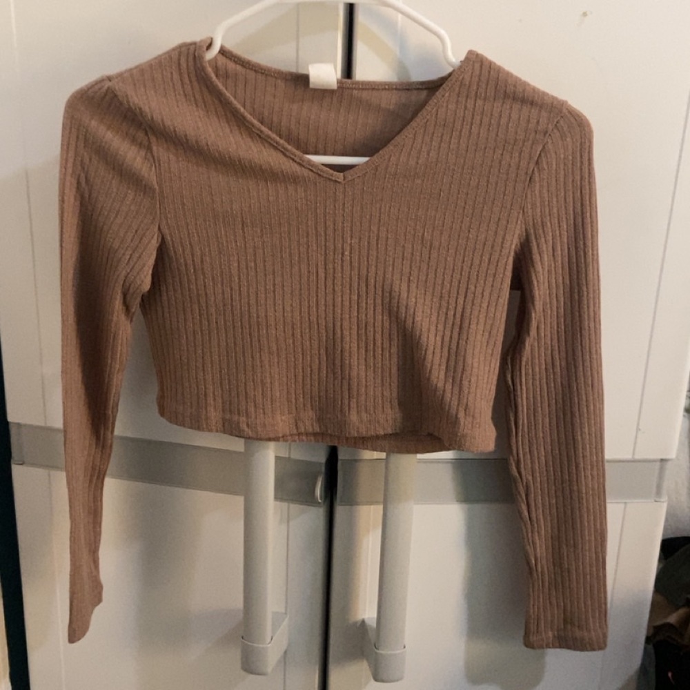 Brown tanish long sleeve crop top for kids!